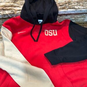 Nike pull over-hoodie